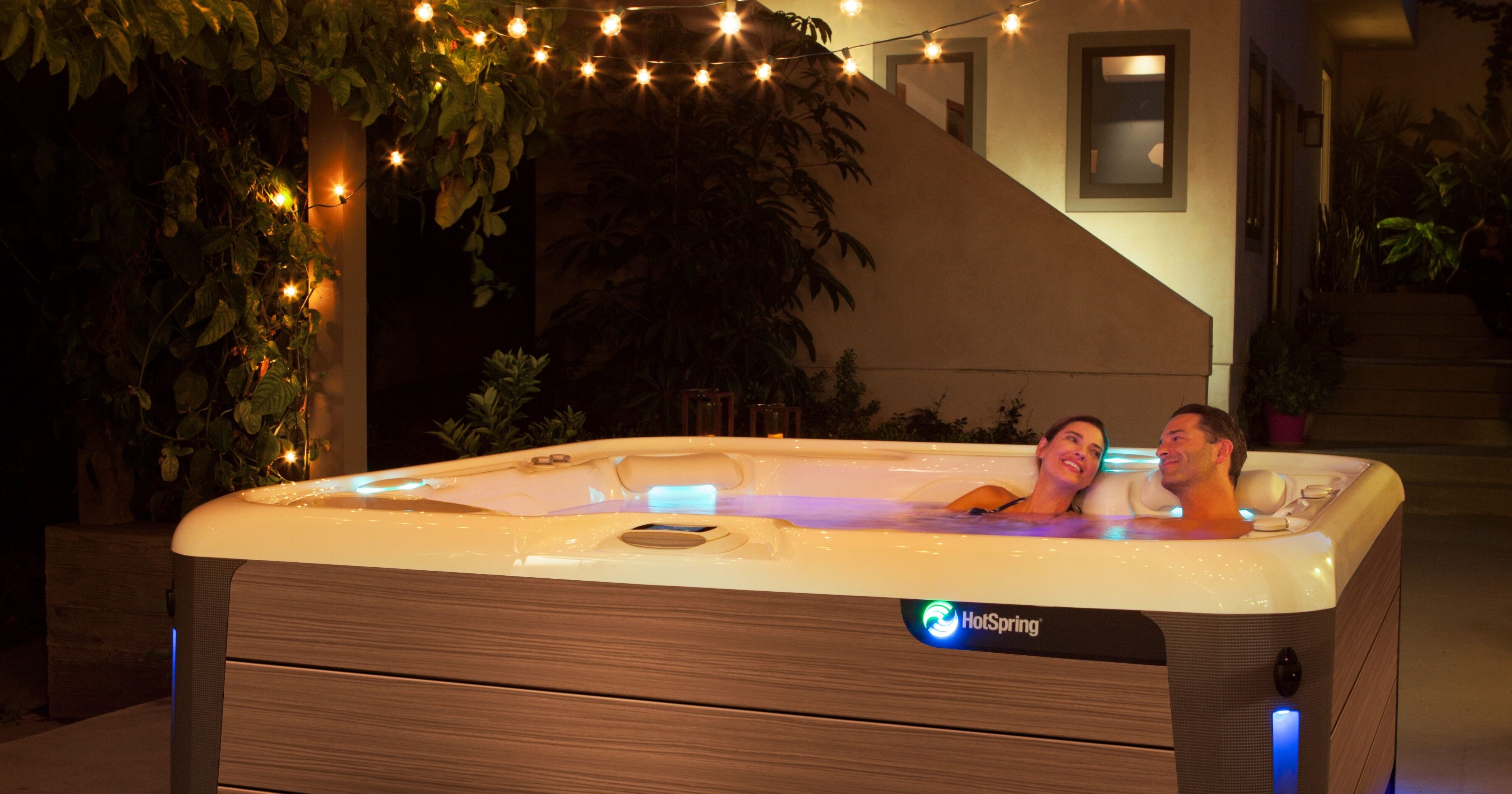 The 3 Elements of the Perfect Hot Tub Date Night