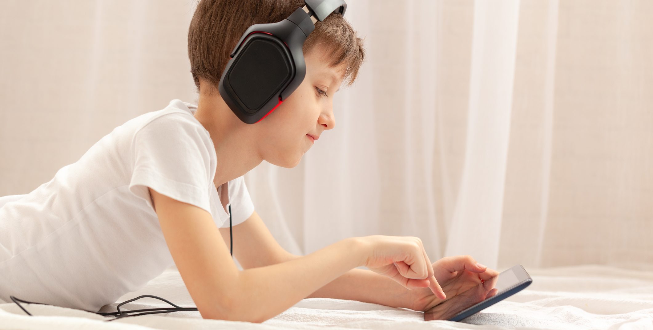 3 Ways to Get Your Kids to Put Down the Digital Devices