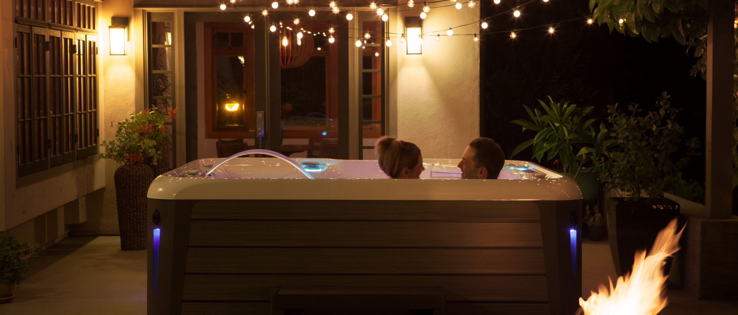 How to Plan a Hot Tub Date Night They’ll NEVER Forget!